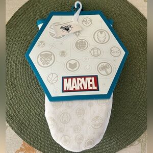 Marvel/Disney-Oven Mitt and Silicone Pot Holder Set (NWT)
